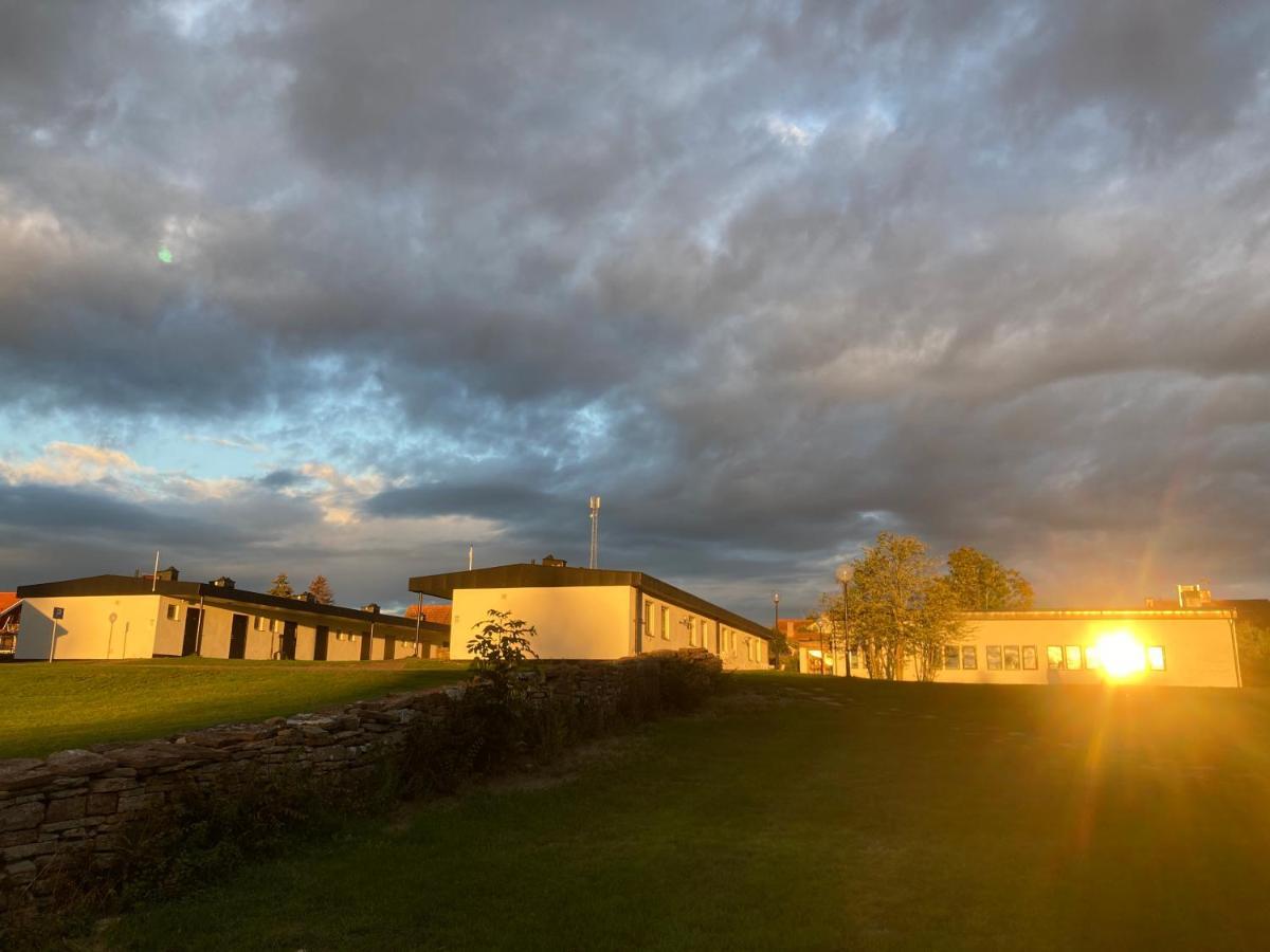 Allégården Kastlösa Hotell Extérieur photo