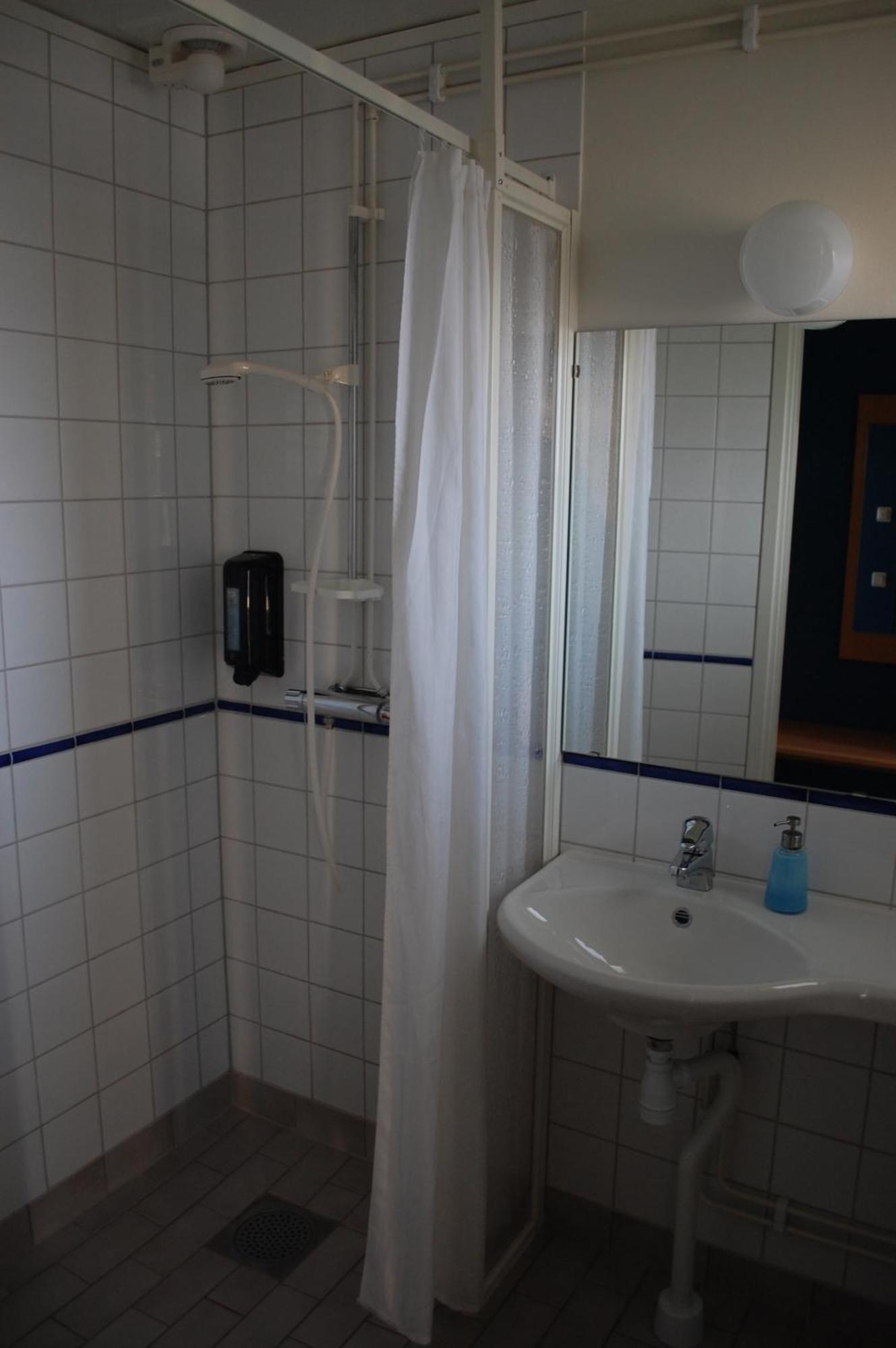 Allégården Kastlösa Hotell Extérieur photo