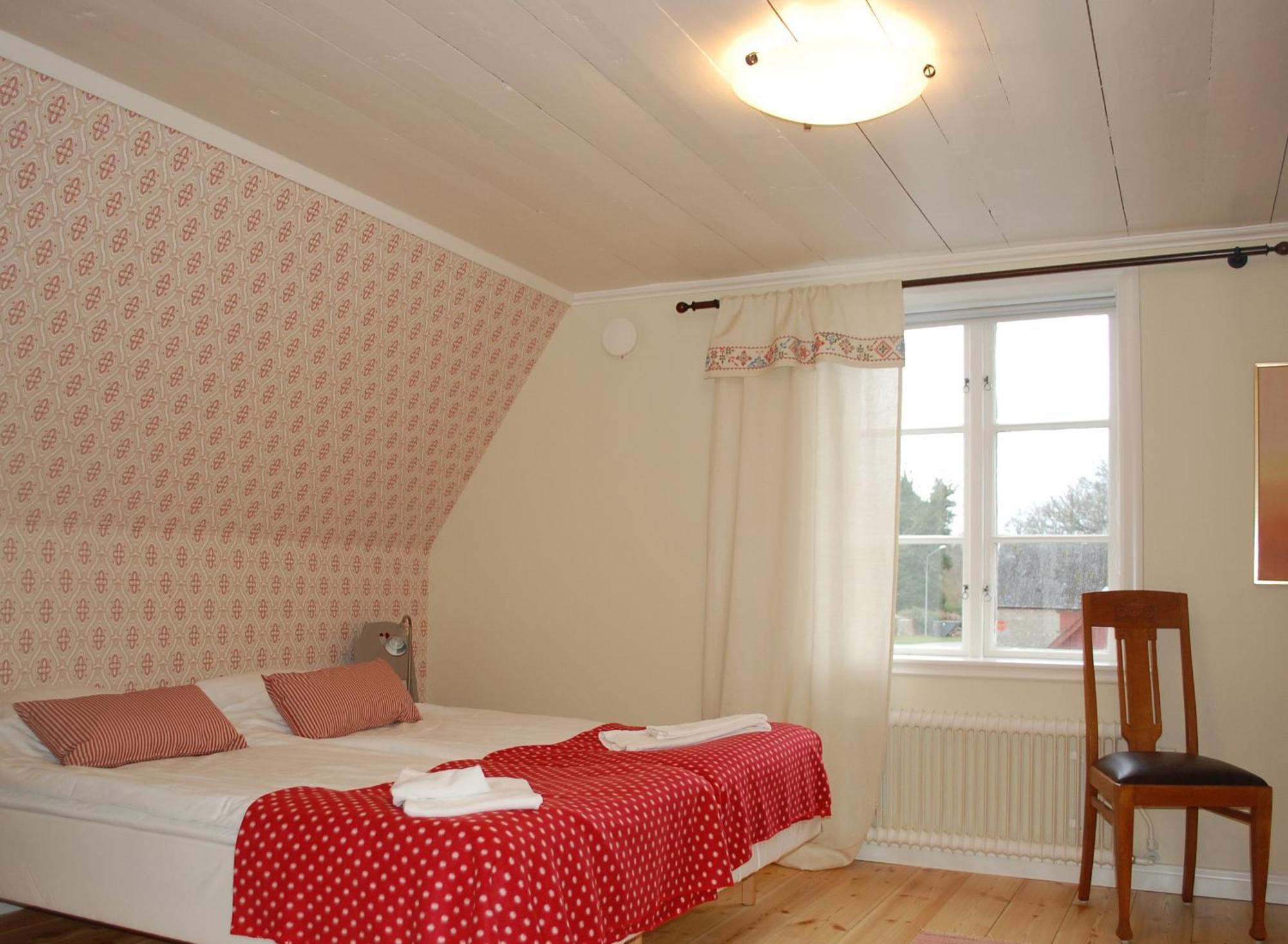 Allégården Kastlösa Hotell Extérieur photo