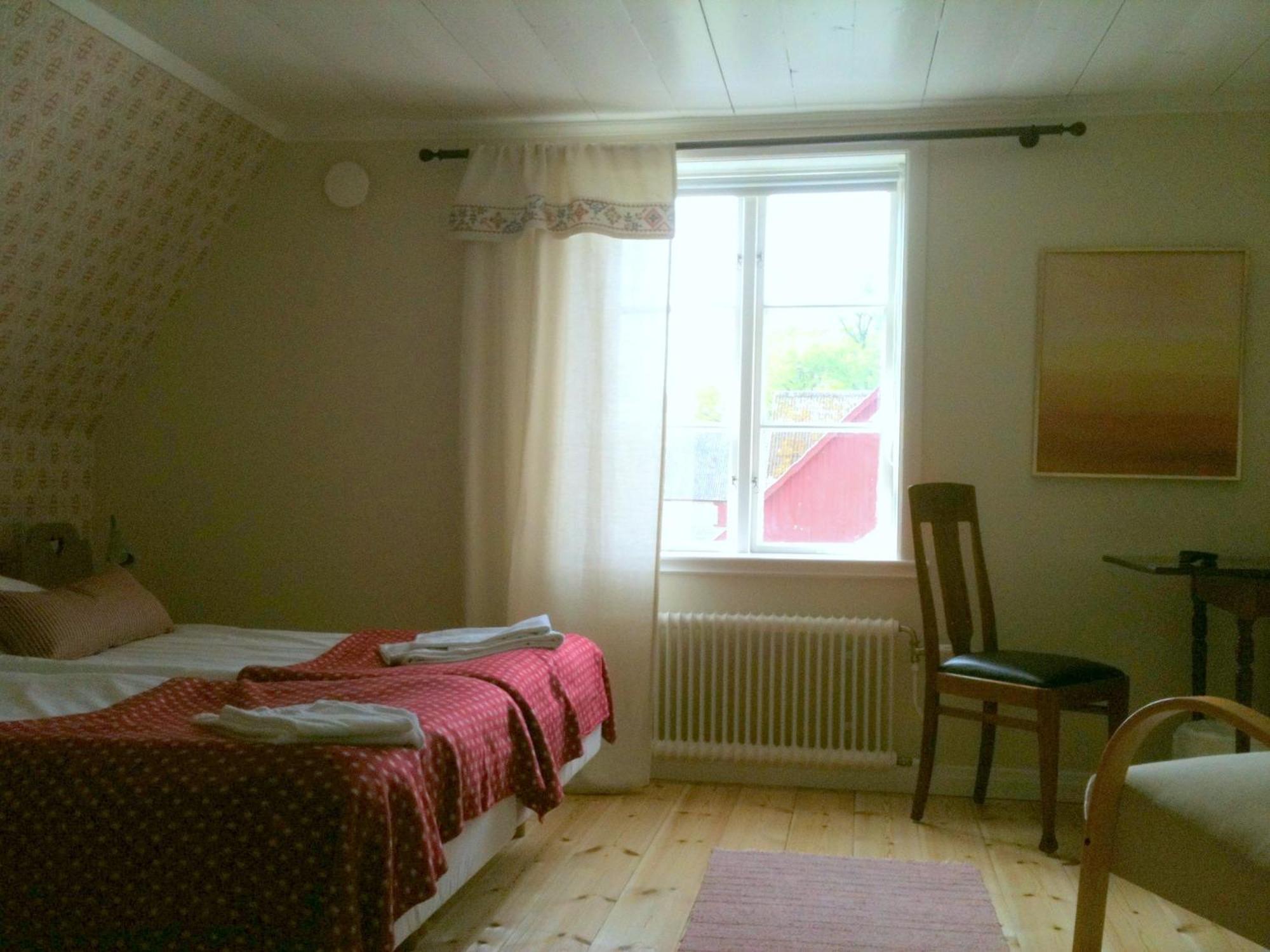 Allégården Kastlösa Hotell Extérieur photo