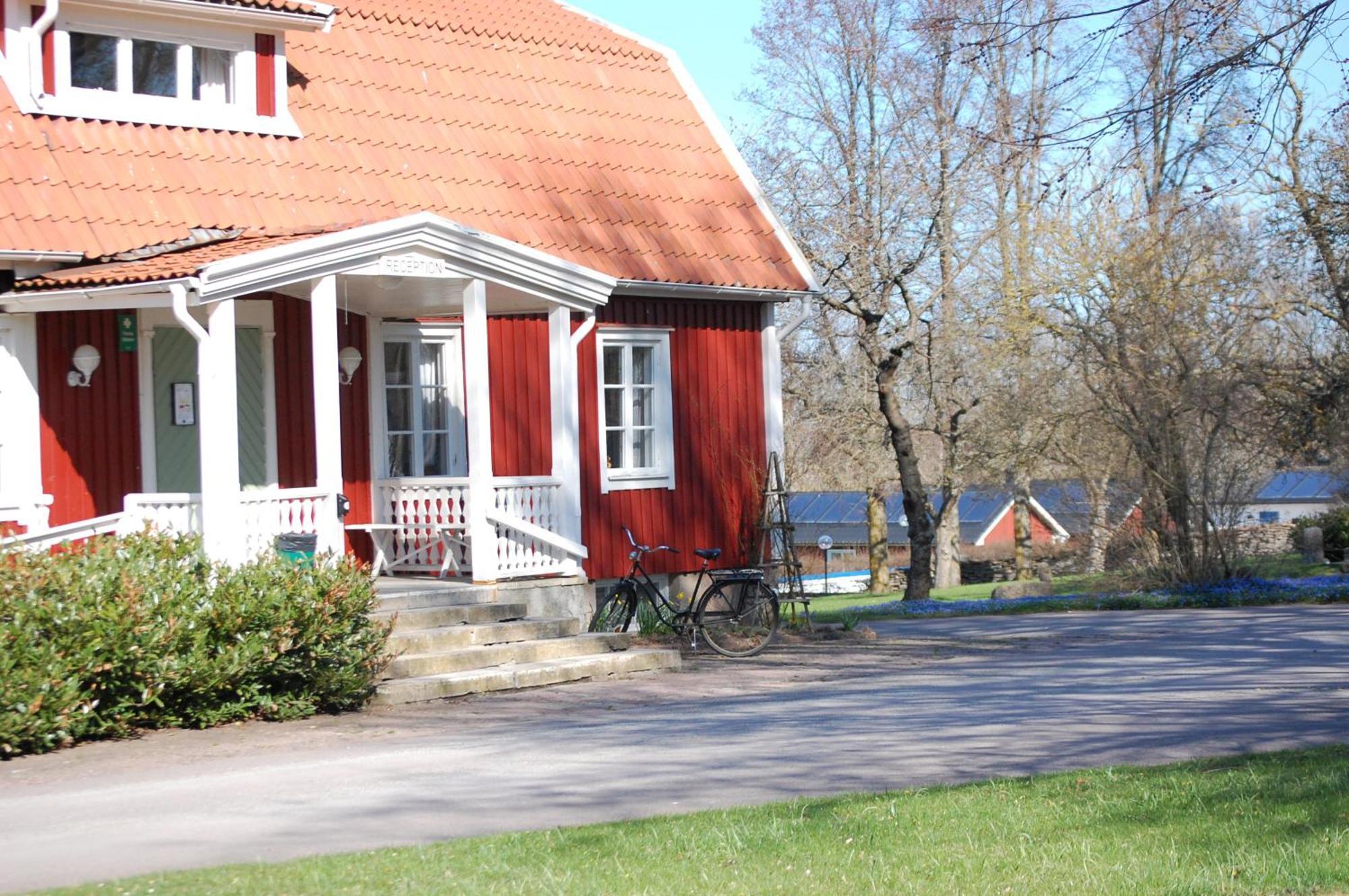 Allégården Kastlösa Hotell Extérieur photo