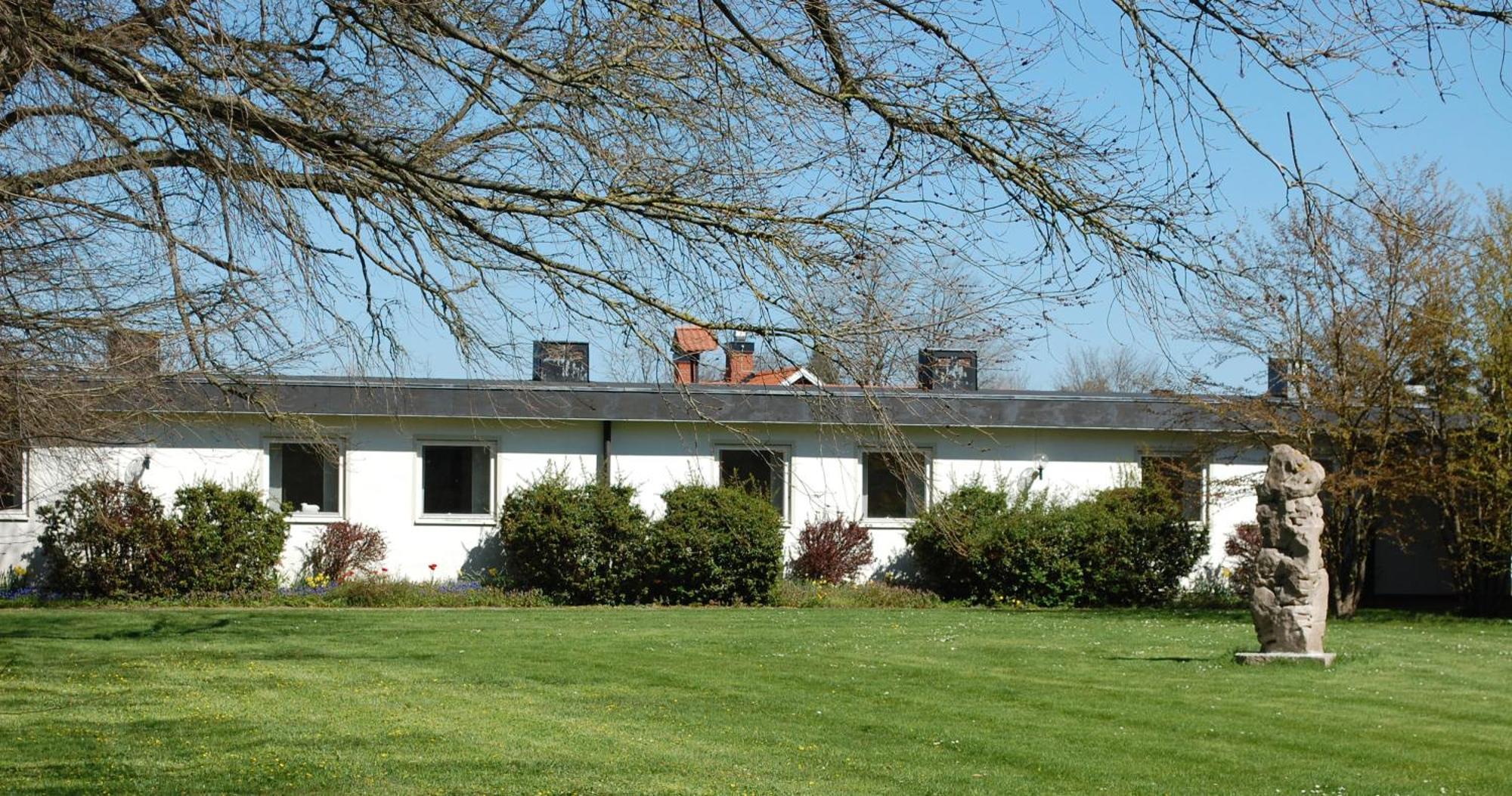 Allégården Kastlösa Hotell Extérieur photo